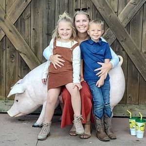 Meet your Posher, Elisha